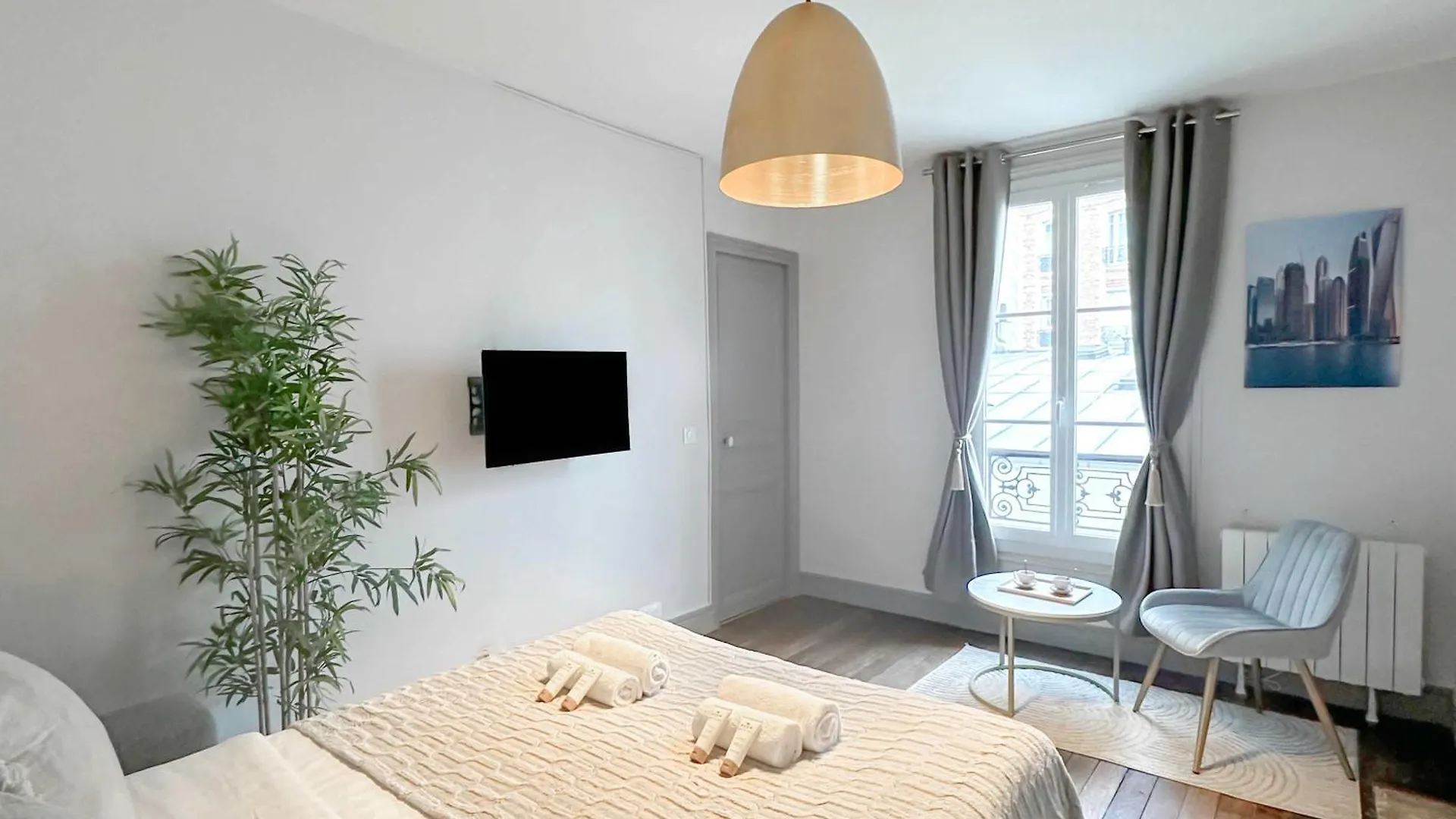 Comfortable Family Home In Paris France