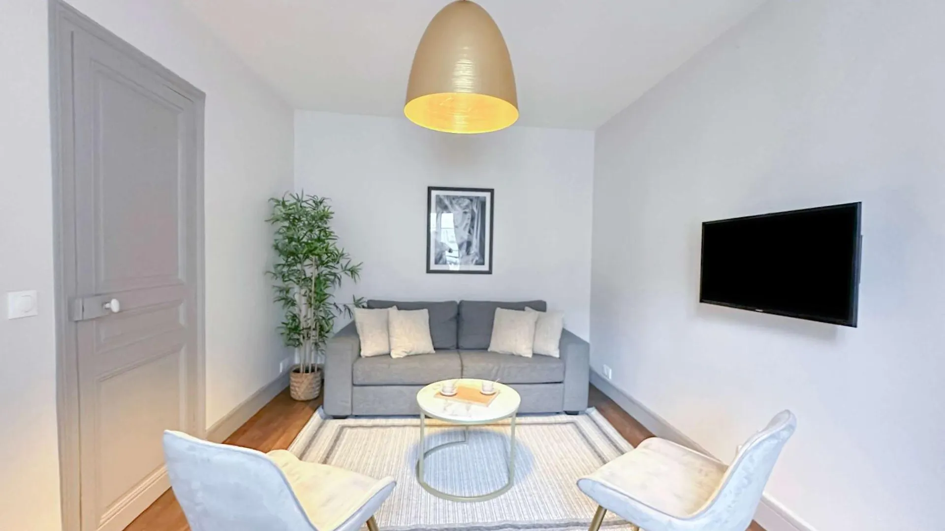 Comfortable Family Home In Paris Apartment