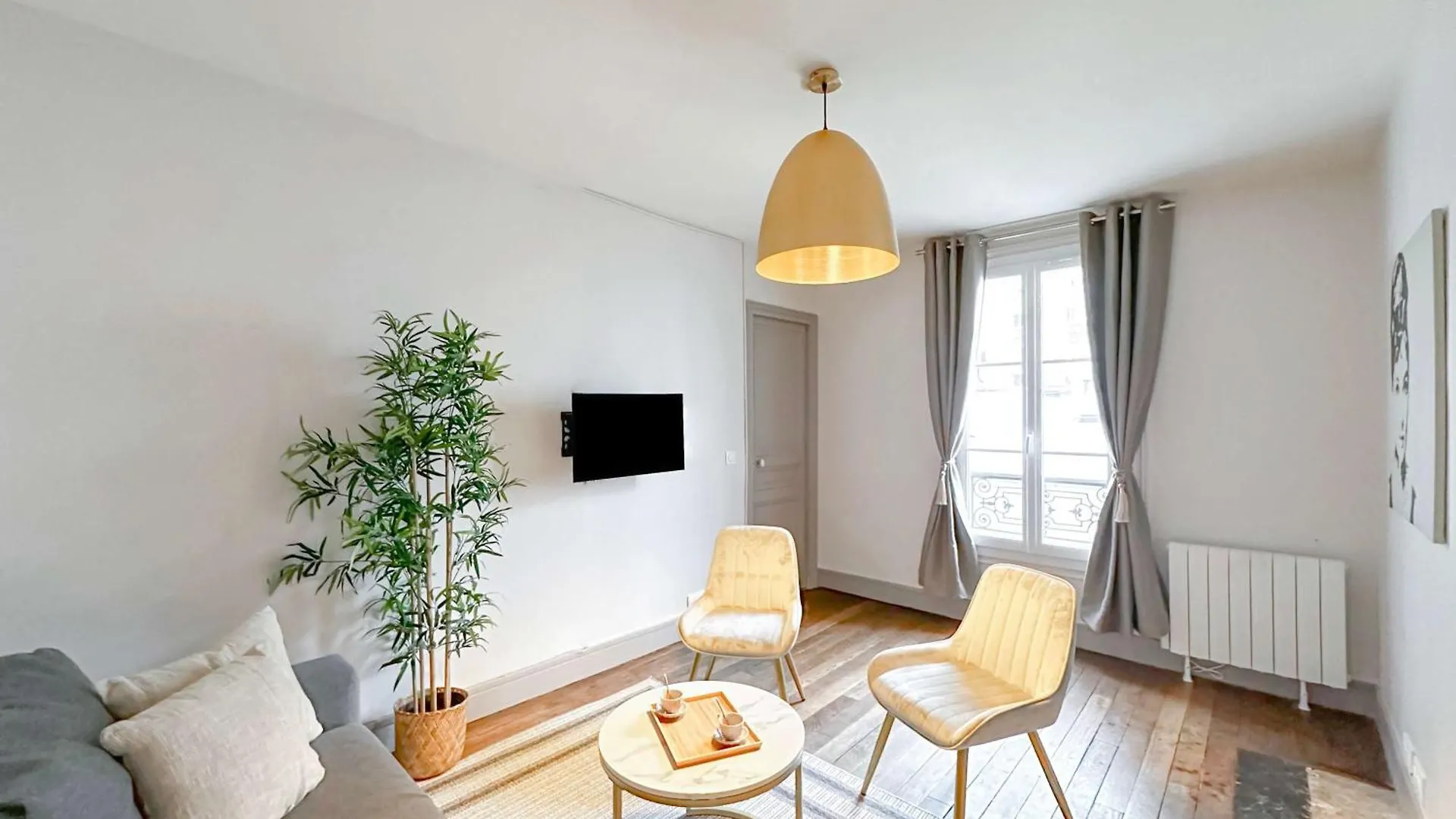 Apartment Comfortable Family Home In Paris France